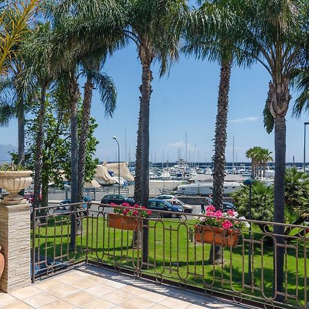 Villa Casa Delle Zammare Fronte Mare Centro Storico Riposto Exterior foto