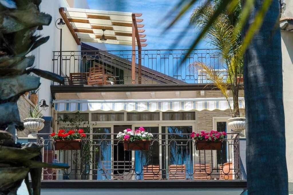 Villa Casa Delle Zammare Fronte Mare Centro Storico Riposto Exterior foto